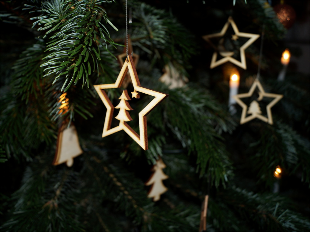 Weihnachten Baumschmuck aus Holz Baum und Stern